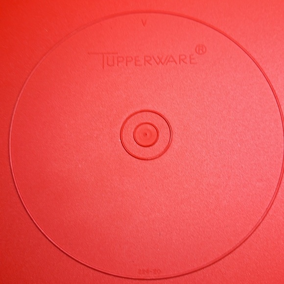 Tupperware Red Round Container - Picture 2 of 3